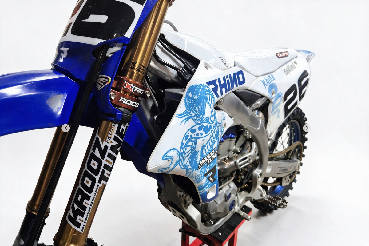 Snake White- YAMAHA